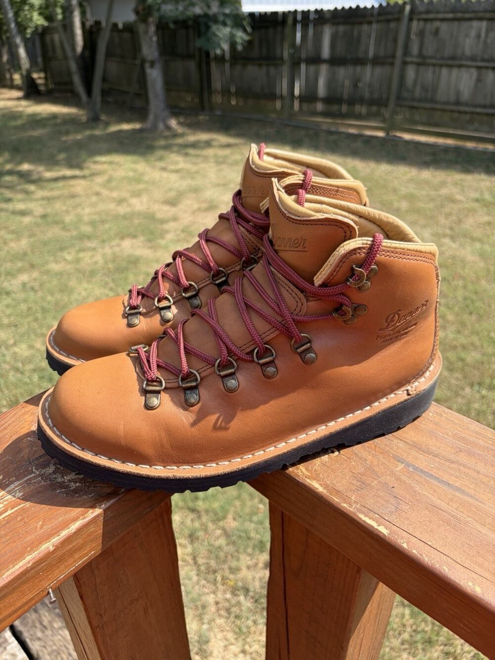 NWOB Women’s Danner Mountain Pass Rio Size 9 Boots Tan Leather USA Made Hiking